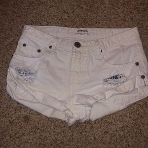 One Teaspoon Bandits White Denim Shorts Size 25